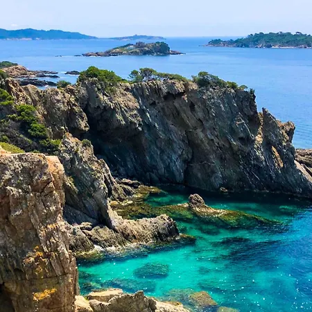 T2 Avec Terrasse & Parking A 5 Min Du Centre, 10 Min Des Plages